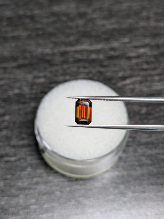 Emerald Cut Red Diamond Full Cut - 1.04cts - 07238
