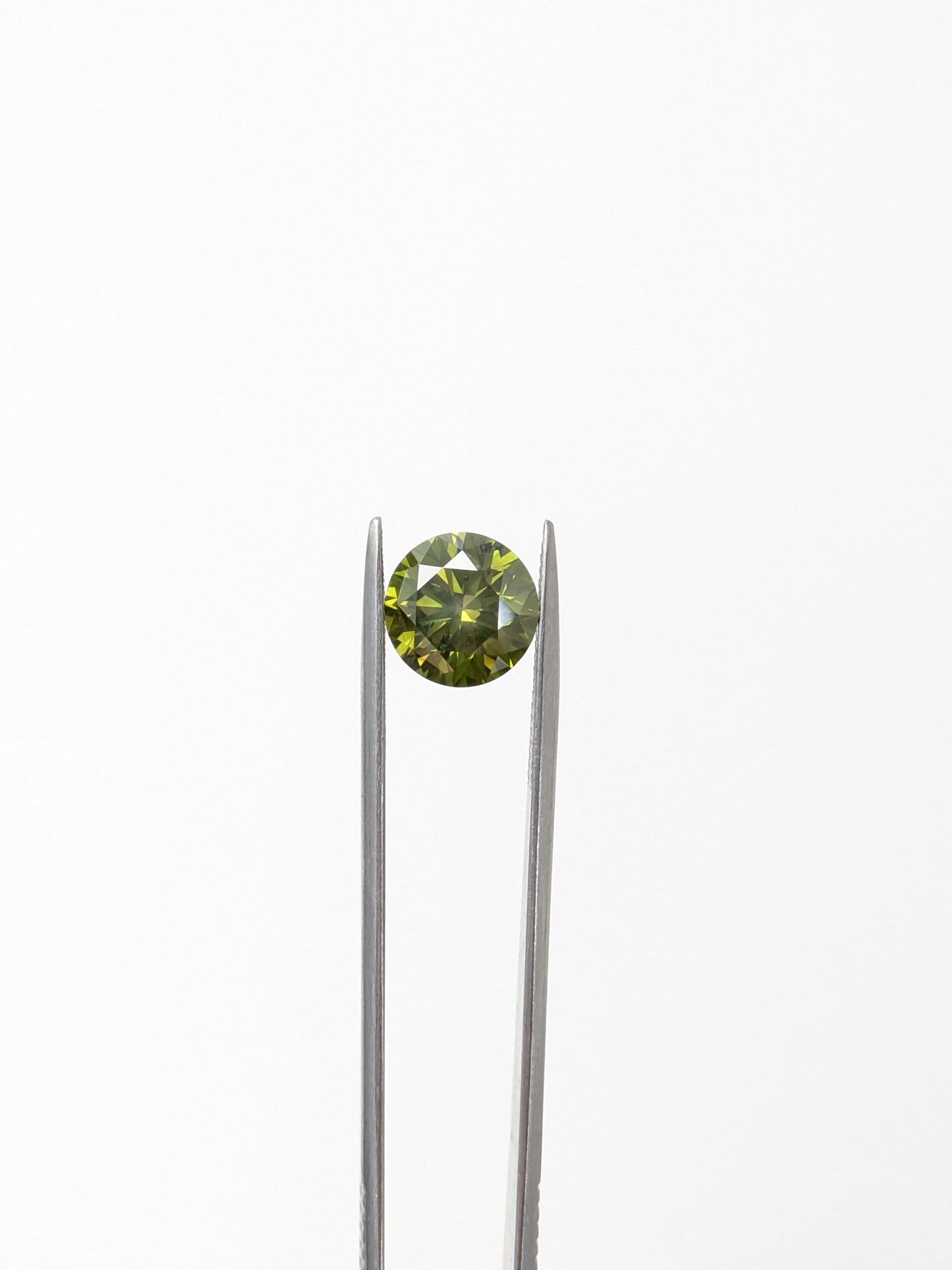 Round Green Diamond Full Cut - 3.11cts - 06003
