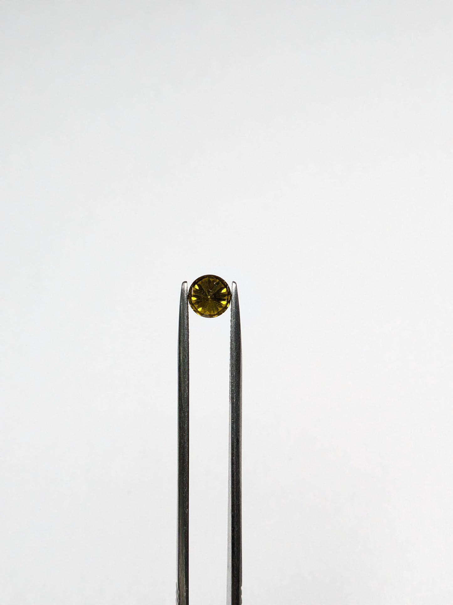 CLOSEOUT - Round Yellow Diamond Full Cut - 0.73cts - 08385