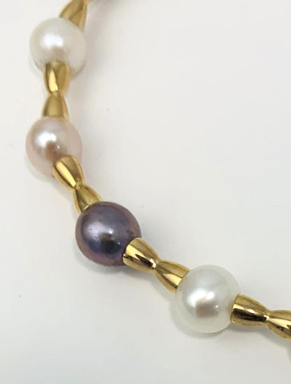7" White, Pink, And Dyed Peacock Freshwater Pearl Bracelet With Yellow Gold Beads in 14KY - BRC-016-CRDPRL14Y-MLTI-7
