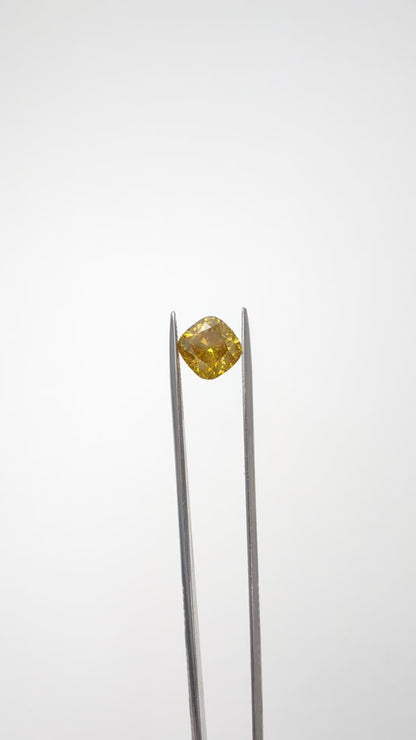 Cushion Cut Yellow Diamond Full Cut SI1 - 3.17cts - 06557